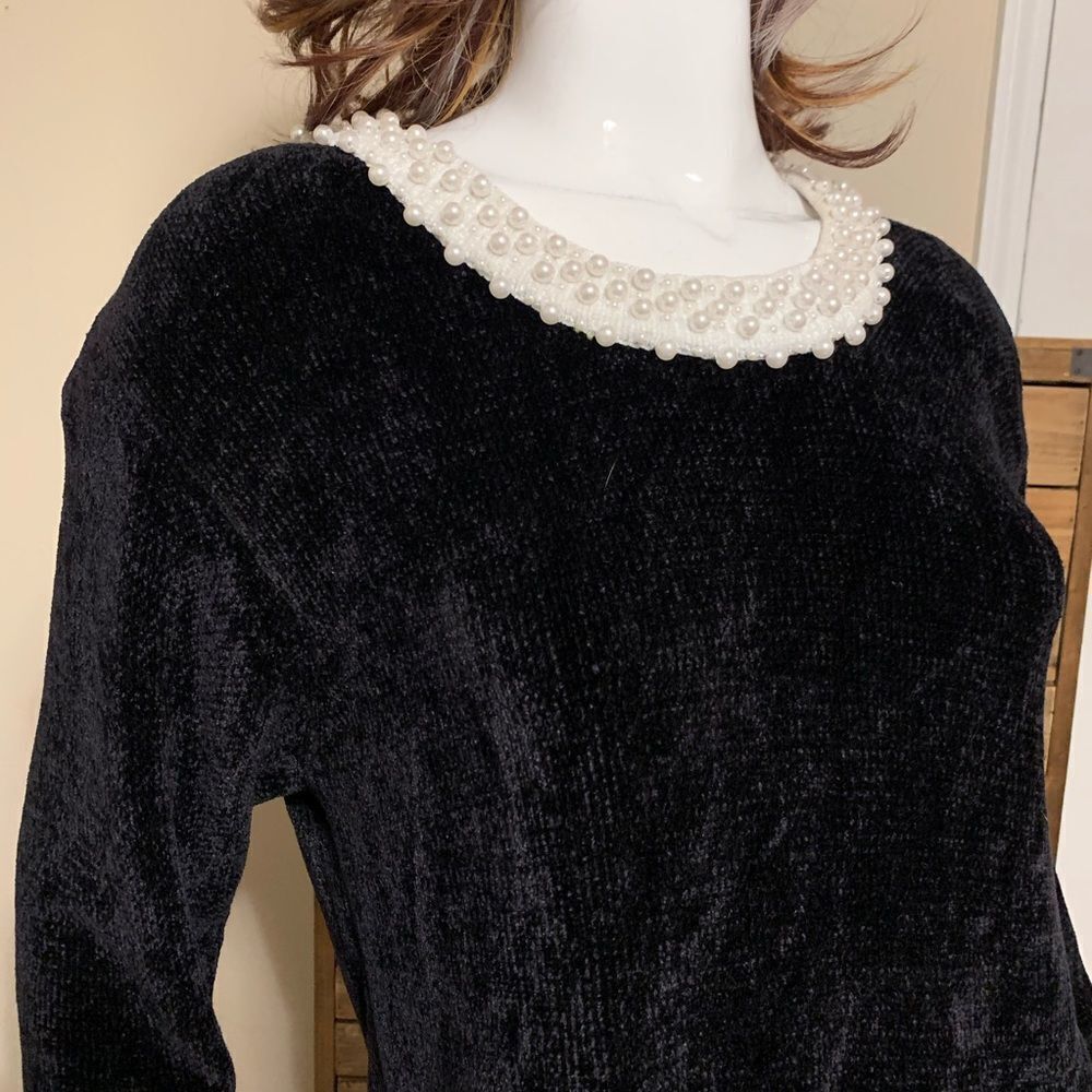 VICTORIA HARBOUR Vty Velour Black Dressy top - Picture 1 of 12